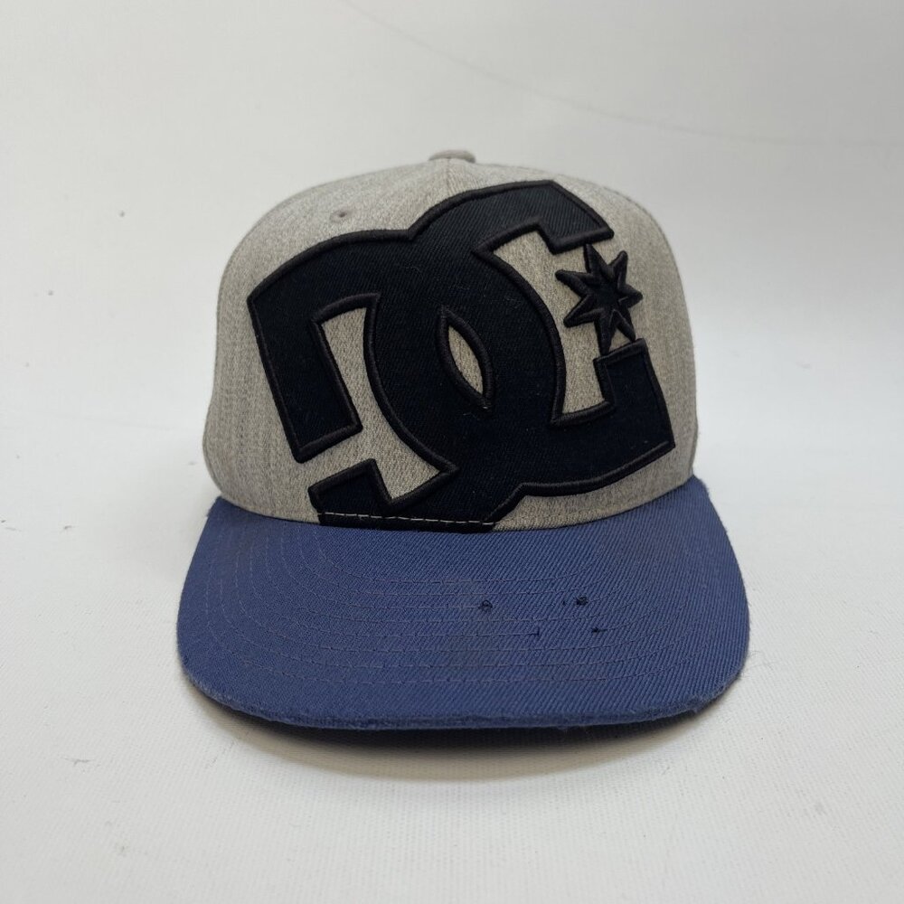 Y2K DC Shoes Fitted 210 6 1/2 - 6 7/8 Logo Cap Skater Grunge 2000's Gray / Blue